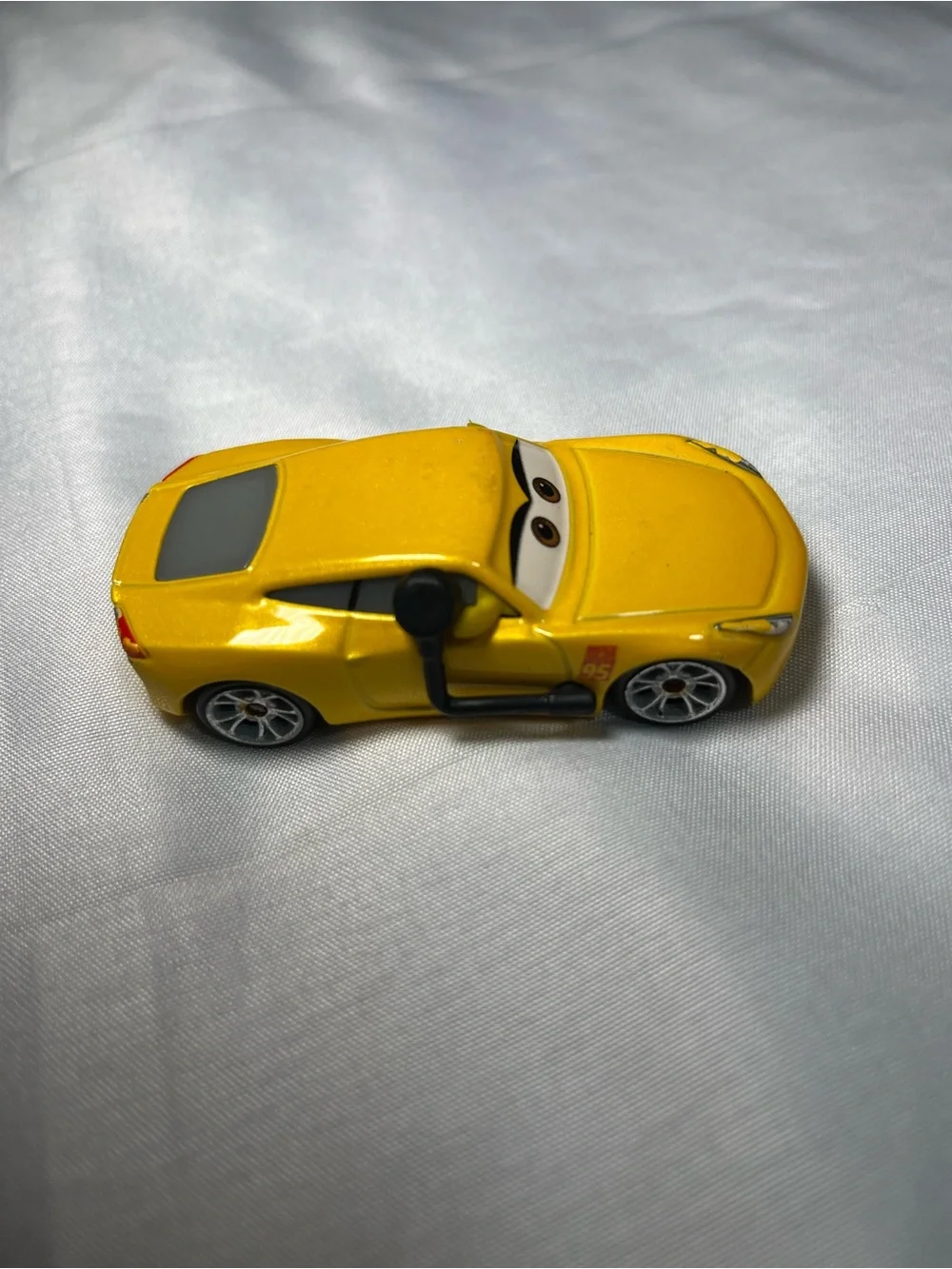 Disney Pixar Cars Trainer Cruz Ramirez w/ Headset 2021‎ 1:55 Diecast Toy